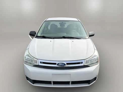 Used 2011 Ford Focus SE image 2