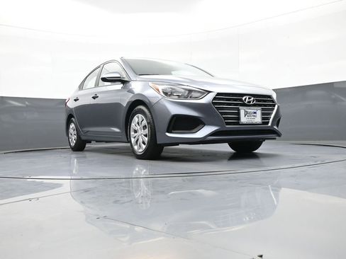 Used 2019 Hyundai Accent SE FWD image 27