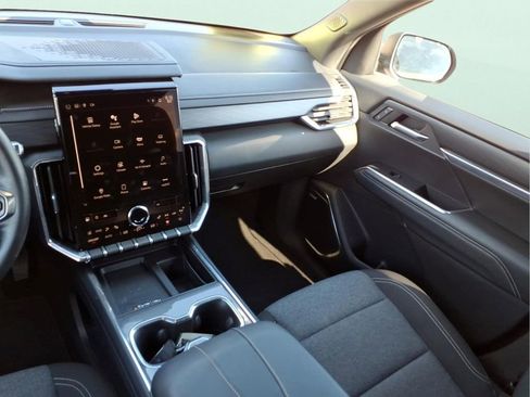 Used 2025 GMC Acadia Elevation FWD image 20