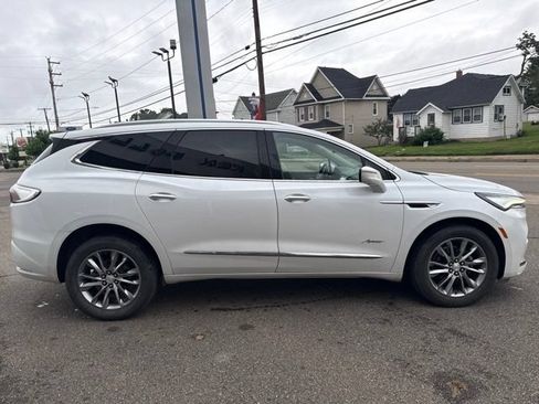 Used 2022 Buick Enclave Avenir w/ Avenir Technology Package AWD/4WD image 5