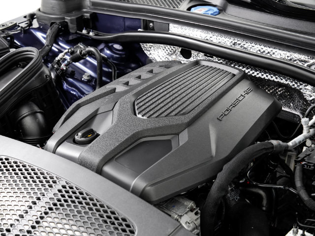 Certified 2026 Porsche Macan AWD/4WD image 29