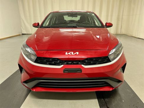 Certified 2023 Kia Forte LXS image 3