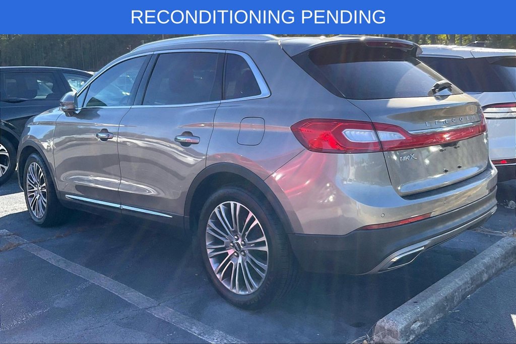 Used 2016 Lincoln MKX Reserve w/ Technology Package FWD image 3