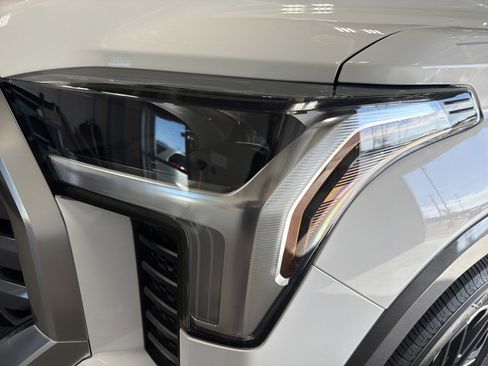 Used 2025 Toyota Tundra Limited image 11