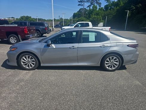 Used 2021 Toyota Camry LE FWD image 8