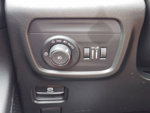 Certified 2024 Jeep Grand Cherokee Summit w/ Adv Protech Group IV image 32