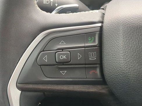 Certified 2025 Jeep Grand Cherokee L Limited w/ Luxury Tech Group II image 32