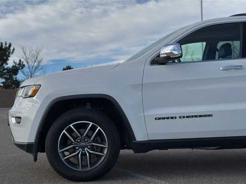 Used 2019 Jeep Grand Cherokee Limited image 10