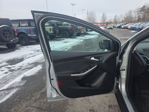 Certified 2018 Ford Focus Titanium image 24