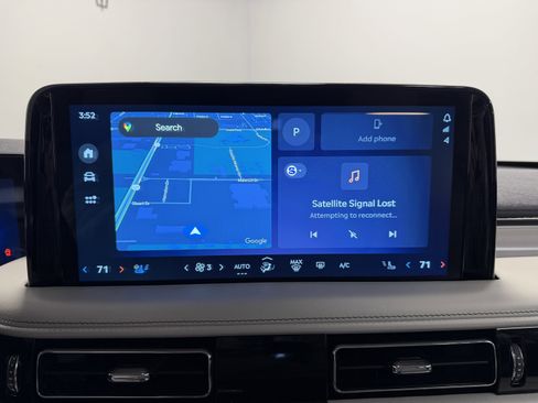 Used 2025 Lincoln Aviator Reserve w/ Equipment Group 201A image 7