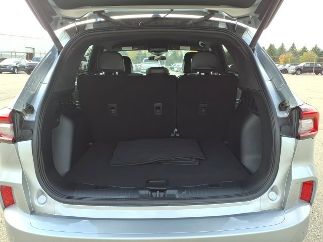 Used 2024 Ford Escape ST-Line w/ Tech Pack #1 AWD/4WD image 9