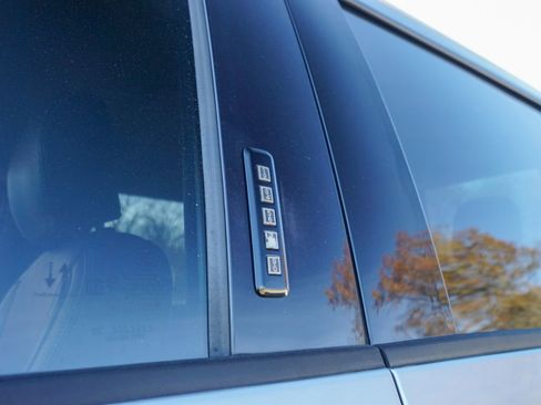 Used 2020 Ford F250 Lariat w/ Chrome Package image 11