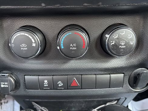 Used 2014 Jeep Wrangler Unlimited Sport w/ Trailer Tow Group image 25