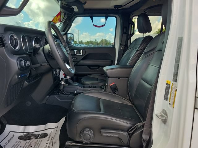 Used 2023 Jeep Wrangler Unlimited Sahara AWD/4WD image 15