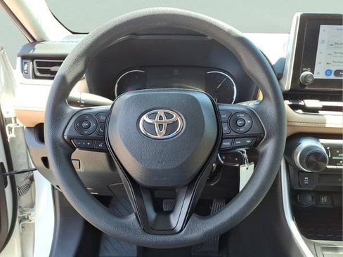 Used 2023 Toyota RAV4 LE AWD/4WD image 15