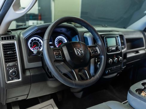 Used 2018 RAM 1500 Express AWD/4WD image 11