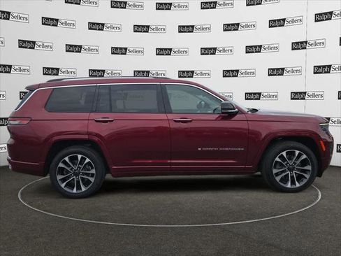 Certified 2022 Jeep Grand Cherokee L Overland w/ Luxury Tech Group IV image 7