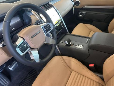 New 2026 Land Rover Discovery Limited Edition AWD/4WD image 13