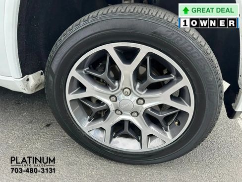 Used 2019 Jeep Grand Cherokee Overland AWD/4WD image 22