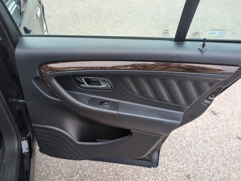 Used 2016 Ford Taurus Limited w/ Driver Assist Package image 18