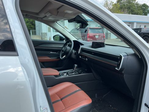 Used 2025 MAZDA CX-50 AWD 2.5 Turbo w/ Weather Package image 12