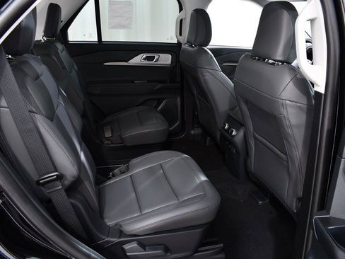 New 2025 Ford Explorer Active w/ Active Comfort Package image 19