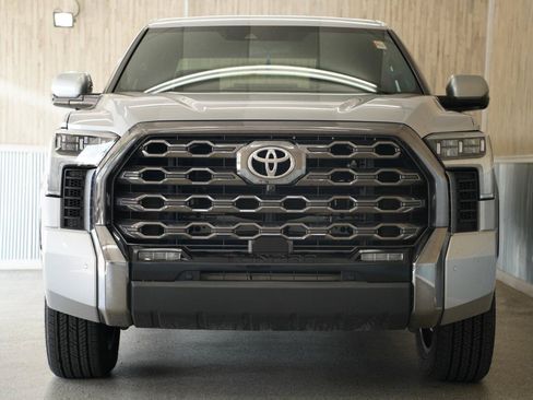 Used 2024 Toyota Tundra Platinum AWD/4WD image 3