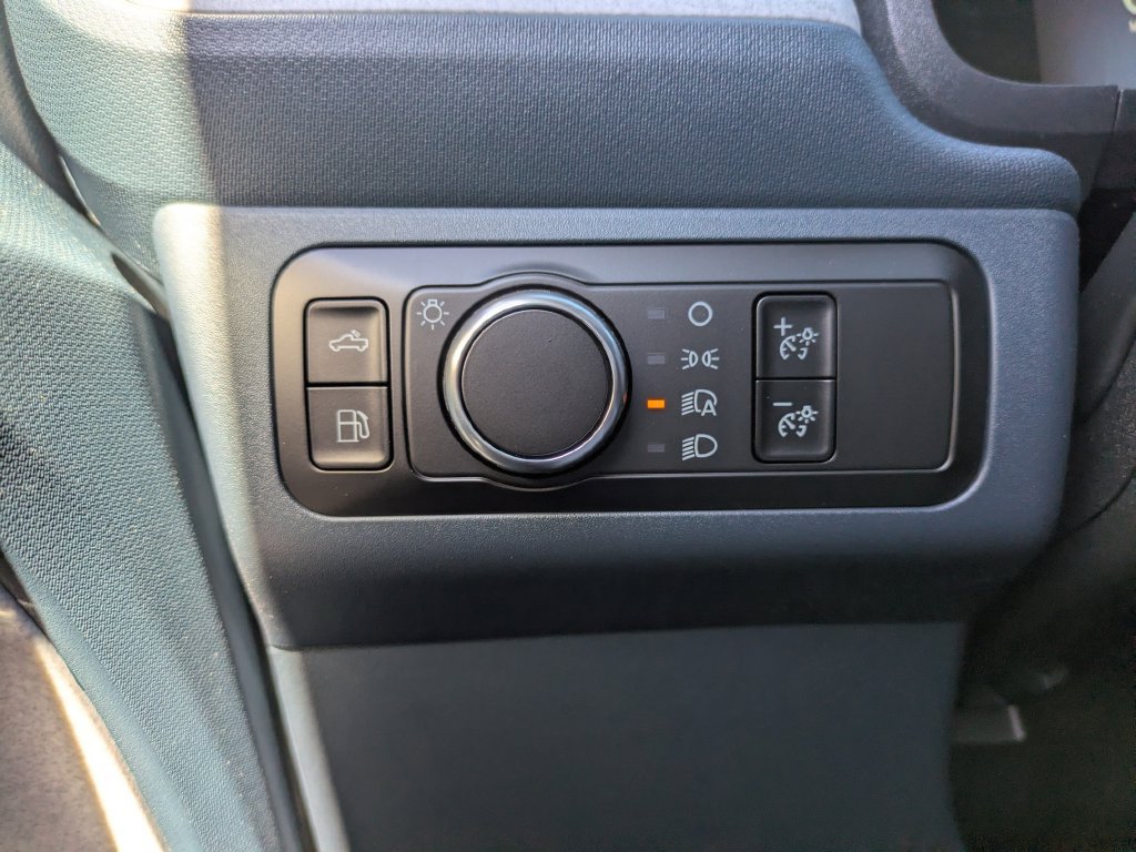 New 2026 Ford Maverick XLT w/ XLT Luxury Package FWD image 27
