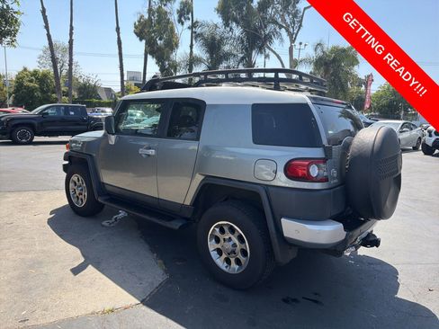 Used 2012 Toyota FJ Cruiser 4WD w/ Upgrade Pkg image 6