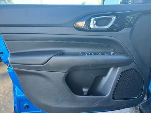 New 2026 Jeep Compass Limited image 12