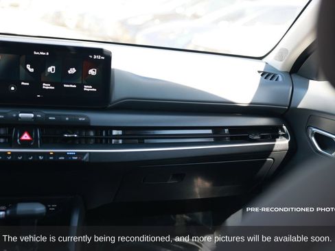 Used 2025 Kia K4 LXS image 26