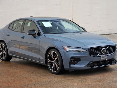 Used 2024 Volvo S60 B5 Plus AWD/4WD image 52