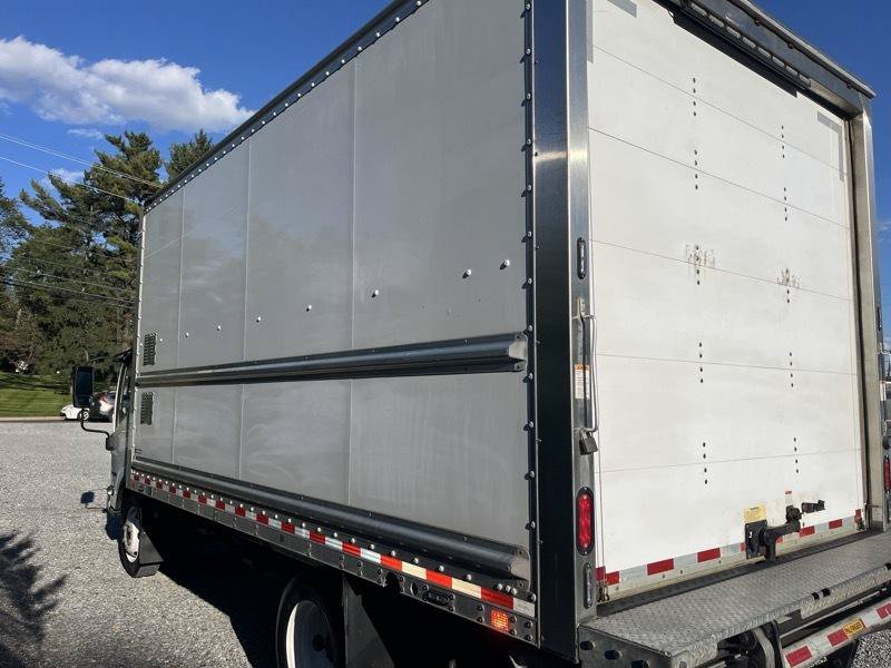 Used 2019 Isuzu NPR RWD image 6