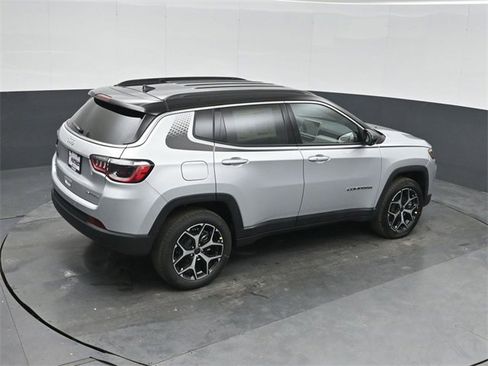New 2026 Jeep Compass Limited w/ Mopar Graphics Package image 31