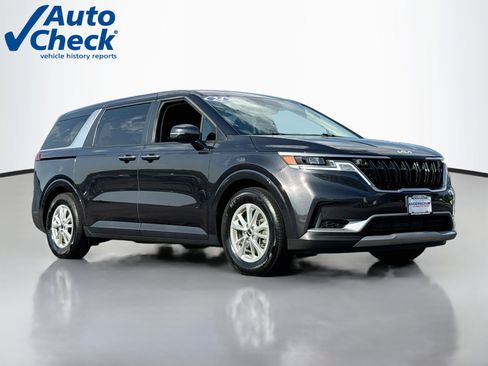 Used 2024 Kia Carnival LX FWD image 1