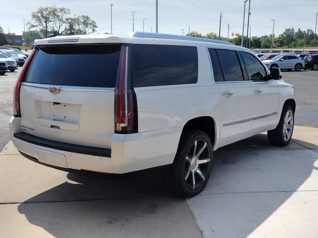 Used 2017 Cadillac Escalade ESV Premium Luxury AWD/4WD image 28