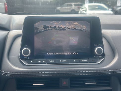Used 2025 Nissan Rogue SV AWD/4WD image 31