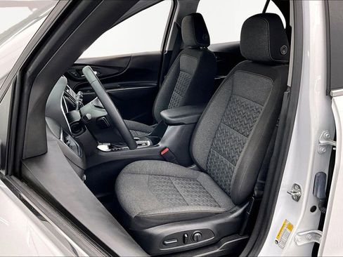 Used 2024 Chevrolet Equinox LT image 25