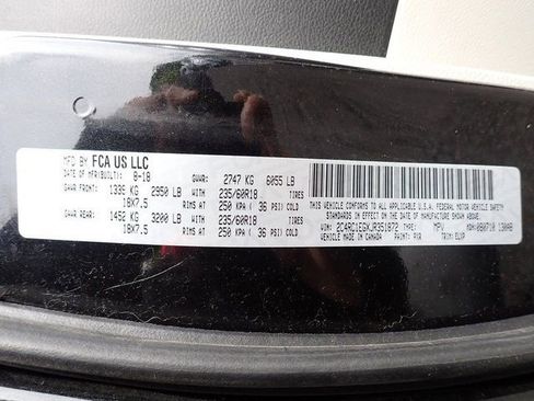 Used 2018 Chrysler Pacifica Touring-L Plus w/ Tire & Wheel Group FWD image 14
