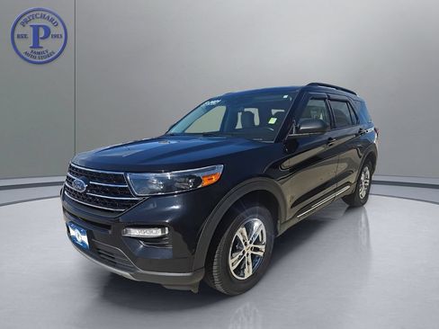 Used 2021 Ford Explorer XLT AWD/4WD image 3
