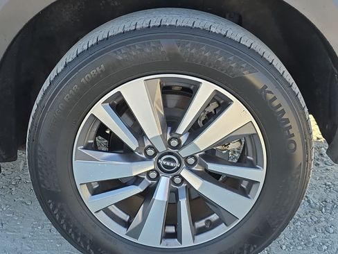 Used 2022 Nissan Pathfinder SL w/ Cargo Package FWD image 12