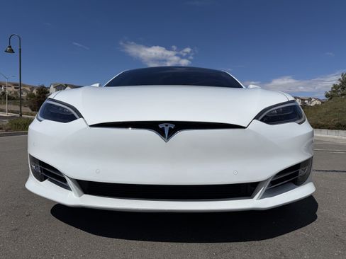 Used 2018 Tesla Model S 100D AWD/4WD image 13