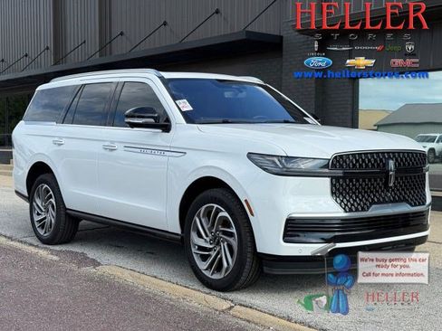 Used 2025 Lincoln Navigator Reserve AWD/4WD image 1