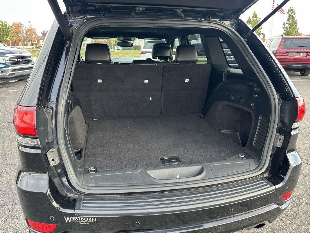 Used 2019 Jeep Grand Cherokee Altitude AWD/4WD image 11