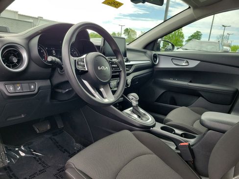 Used 2024 Kia Forte LXS w/ LXS Technology Package FWD image 19