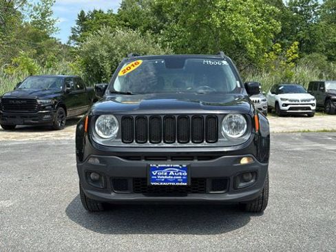 Used 2016 Jeep Renegade Latitude AWD/4WD image 3