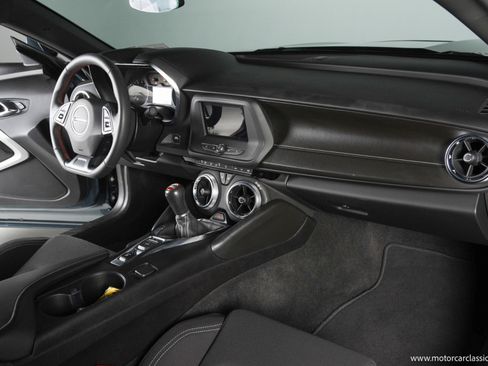 Used 2021 Chevrolet Camaro LT image 25