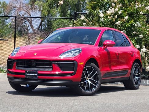 Used 2026 Porsche Macan AWD/4WD image 1
