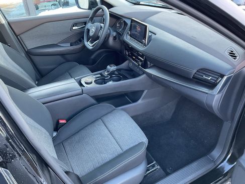 Used 2023 Nissan Rogue SV image 18