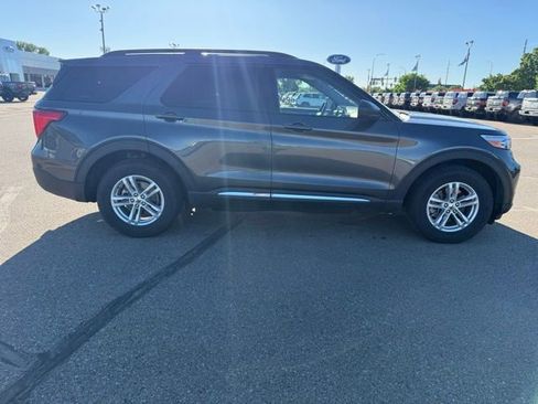 Used 2020 Ford Explorer XLT w/ Equipment Group 202A AWD/4WD image 11